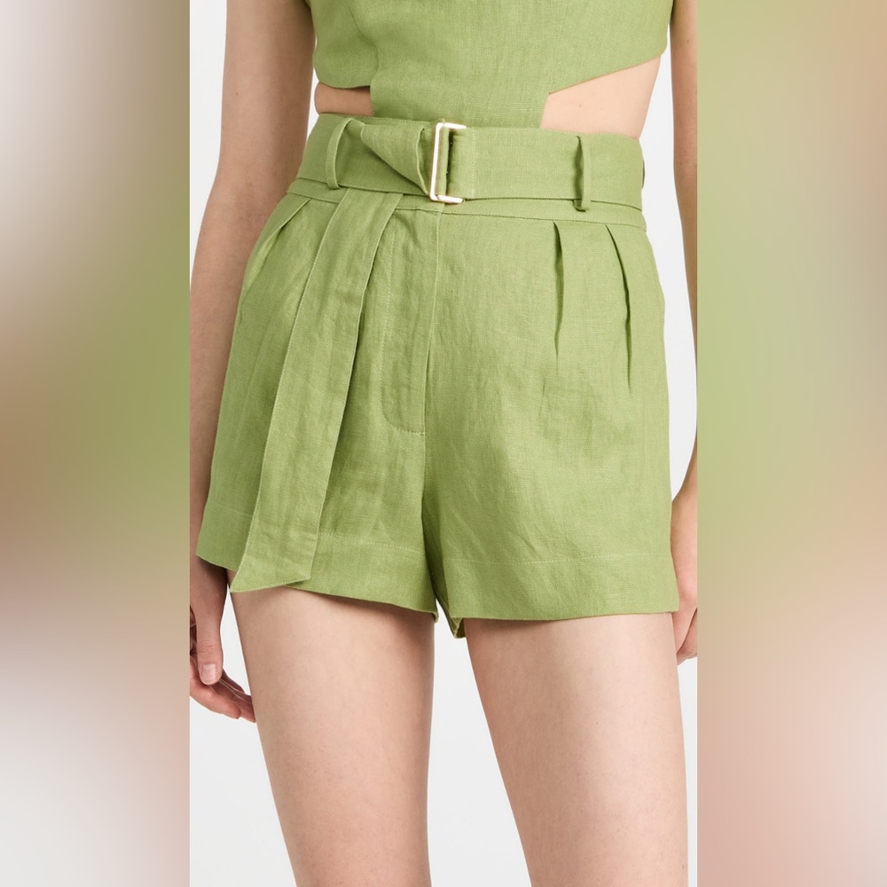 Hevron Green Linen Pleated Belted Women's Shorts